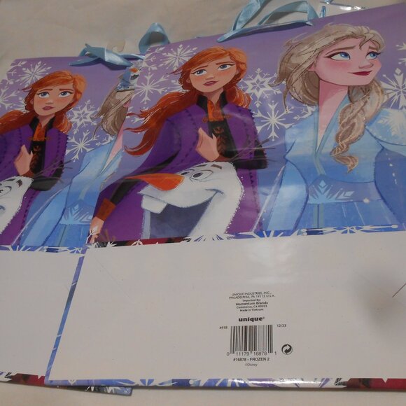 2 NEW LARGE DISNEY FROZEN GIFT BAGS w/ RIBBON HANDLES & NAME TAGS ELSA ANNA ππΈ - Picture 3 of 9